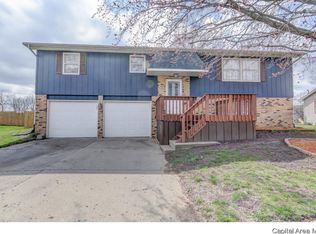 29 Guinevere Dr, Rochester, IL 62563