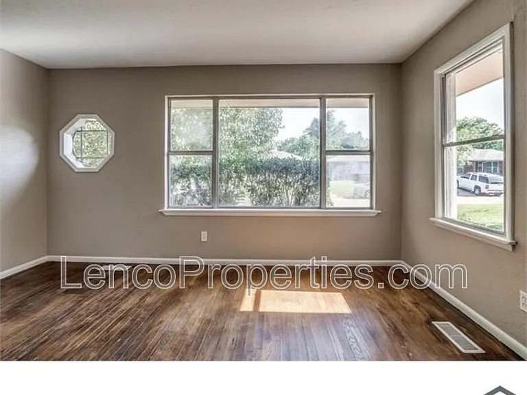 2741 SW Murray Dr — Photo 10