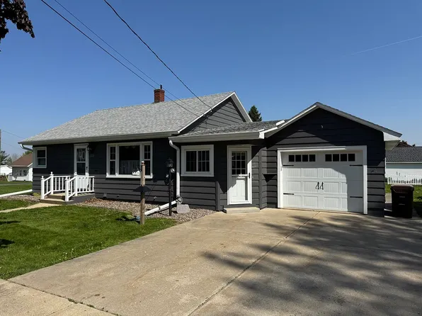 223 W Leland St, Lanark, IL 61046