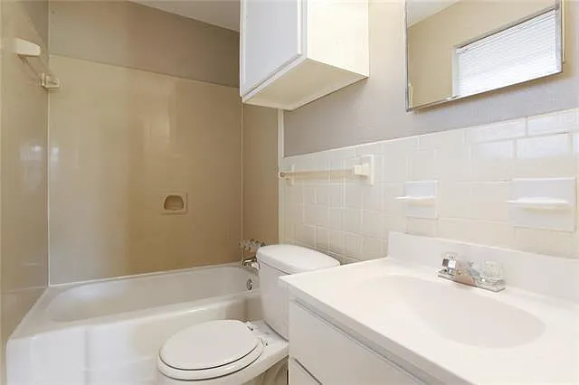 1004 Severn Ave — Photo 7