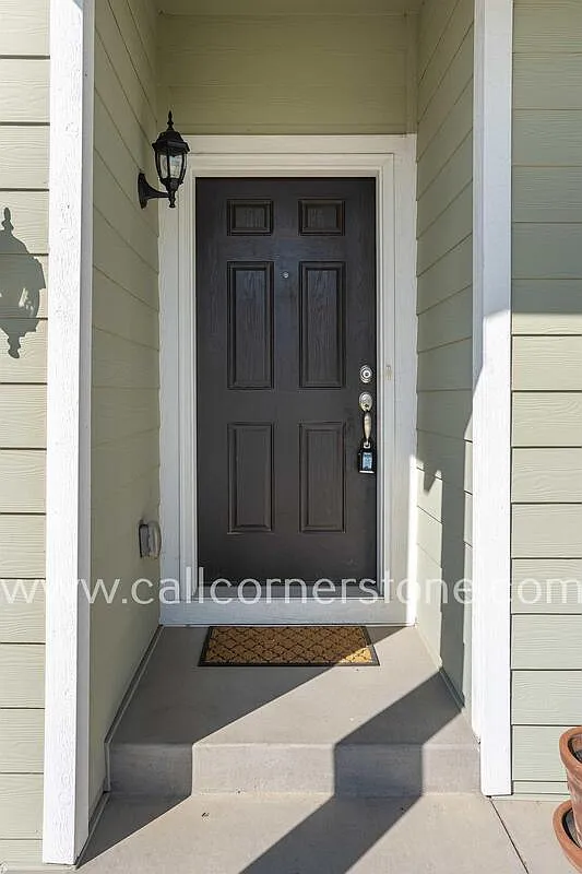 3 bed, 2.0 bath, 1469 sqft, $2,422 — Photo 3