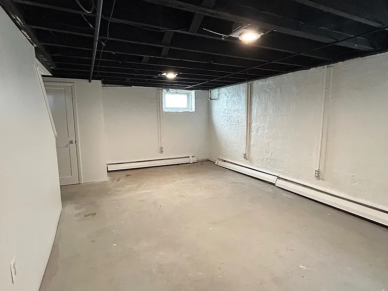 1852 Harfman Dr — Photo 17