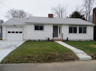 10 Elm Ct, Rumford, RI 02916