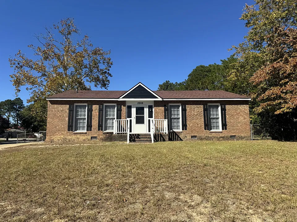 2908 Peacock St