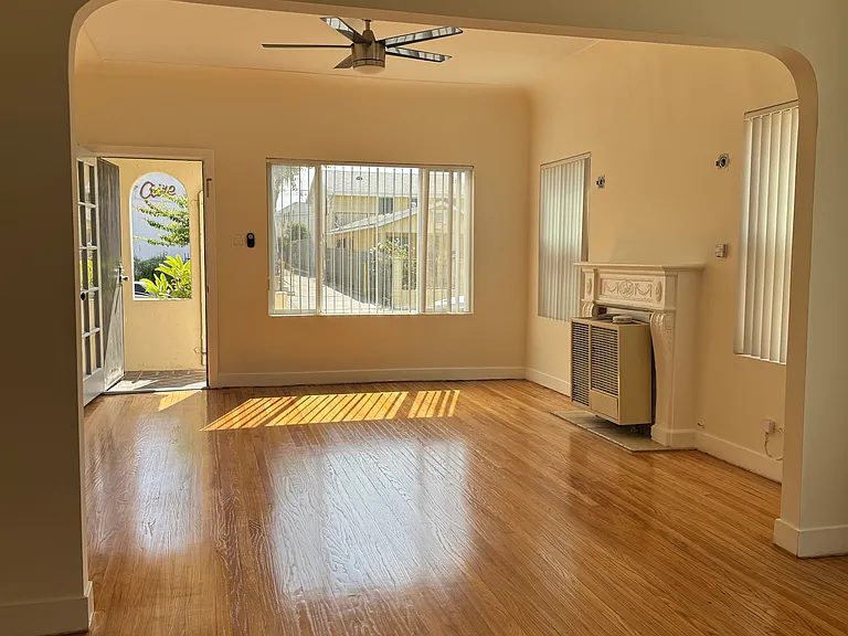 1147 Gordon St — Photo 6