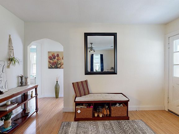 5th image of 626 Olive St