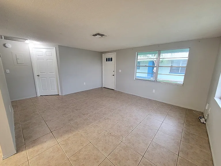 6445 Illinois Ave #6445 — Photo 2
