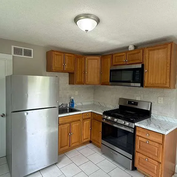 67 Woodlawn Cir #1 — Photo 3