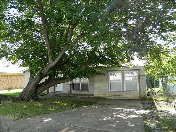 2nd image of 933 Tapley St
