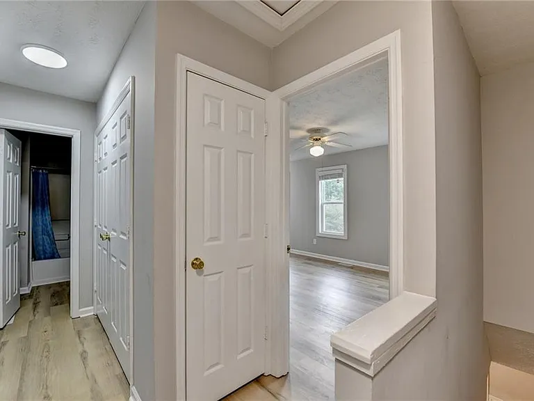 3876 Meadow Creek Dr — Photo 18