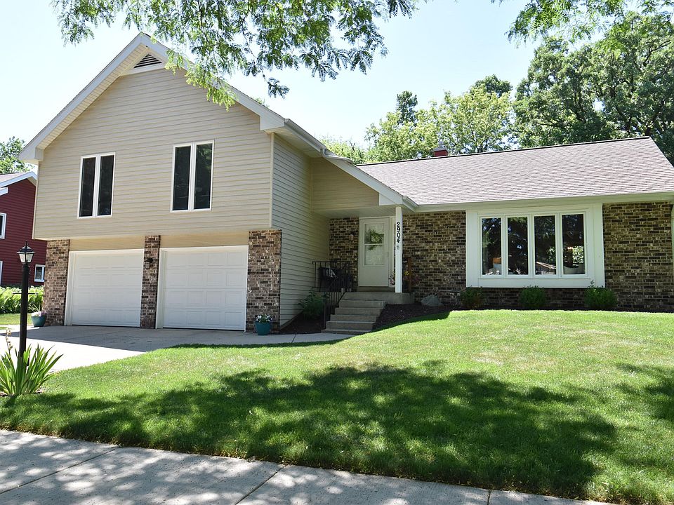 1st image of 2904 Sussex Ln