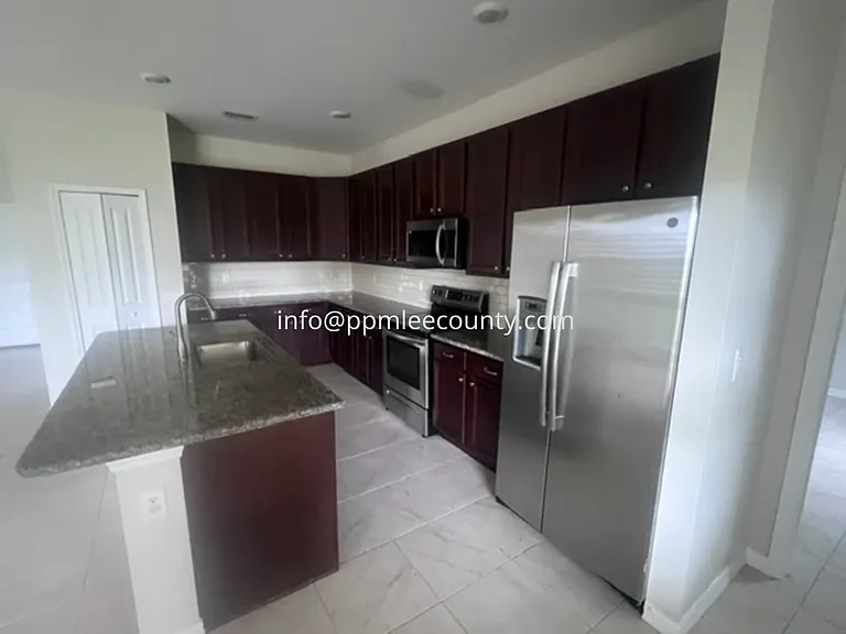 25599 Deep Creek Blvd — Photo 3