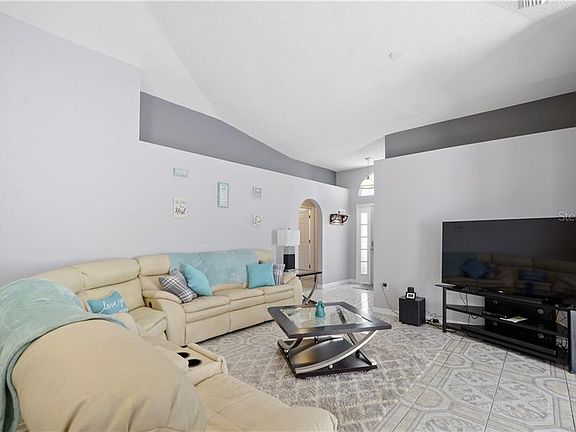 5th image of 134 Pine Isle Dr