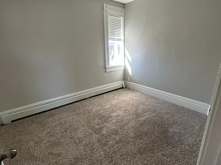 216 Main St E #3 — Photo 7