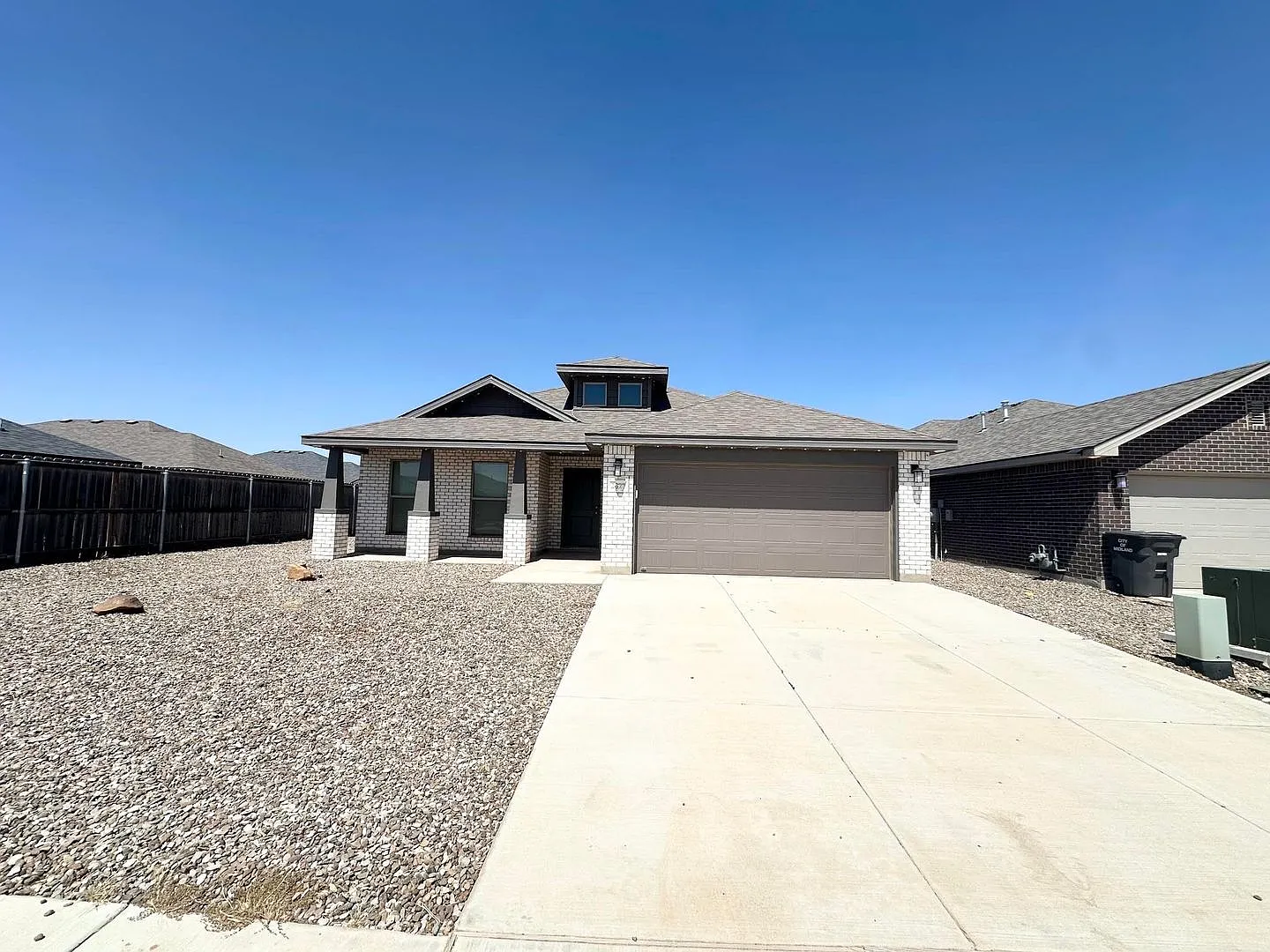 3 Bedroom 2 Bathroom Ready to Rent — Photo 1