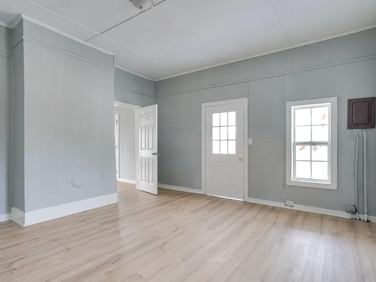 112 East St E — Photo 11