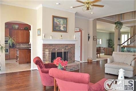 5th image of 7404 White Castle Ln