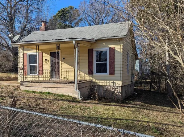 825 Cedar St, Poplar Bluff, MO 63901