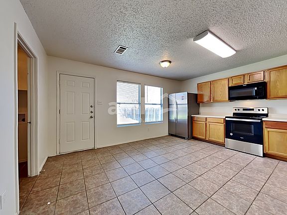 4th image of 809 Encino Dr