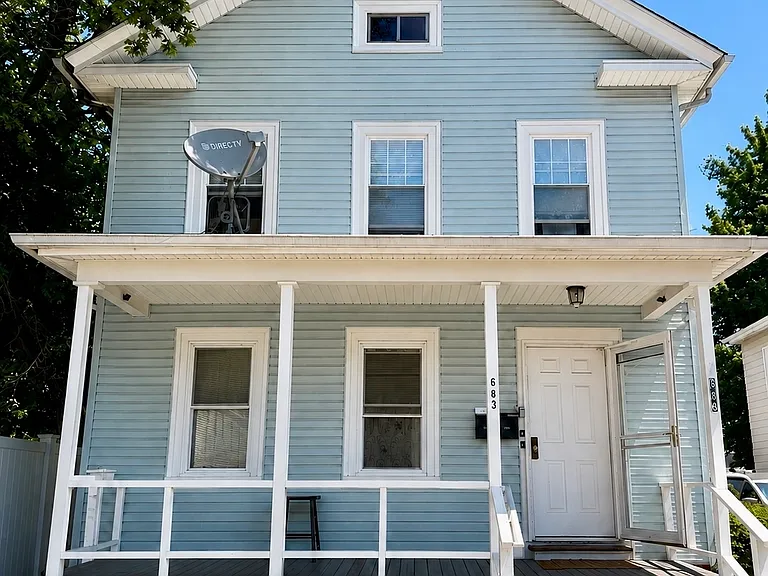 683 Washington Ave #2 — Photo 1