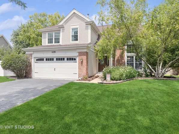 1241 Pennsbury Ln, Aurora, IL 60502