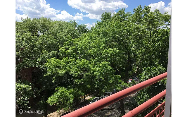 Sold by Douglas Elliman | media 16