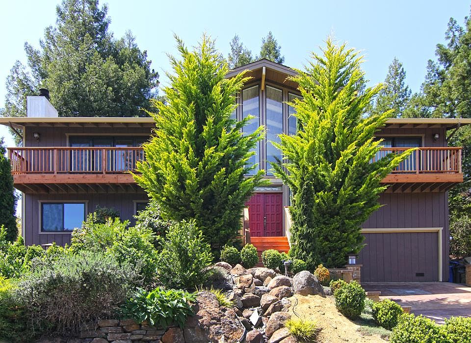 1st image of 119 Esmeralda Dr