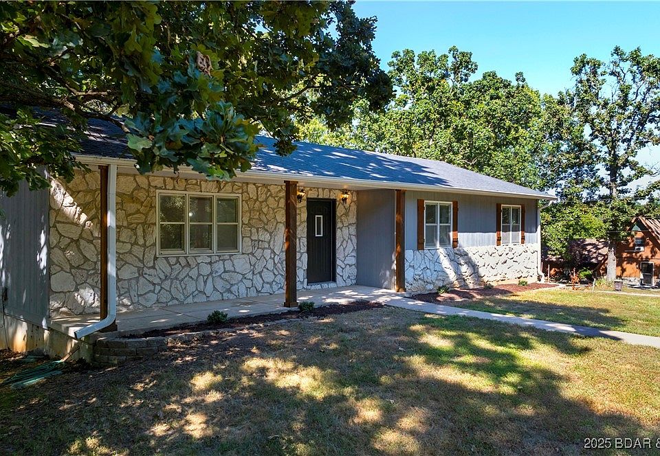 1st image of 7 Rosewood Dr