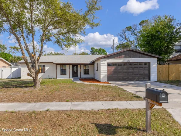 1700 Fenway Cir, Rockledge, FL 32955