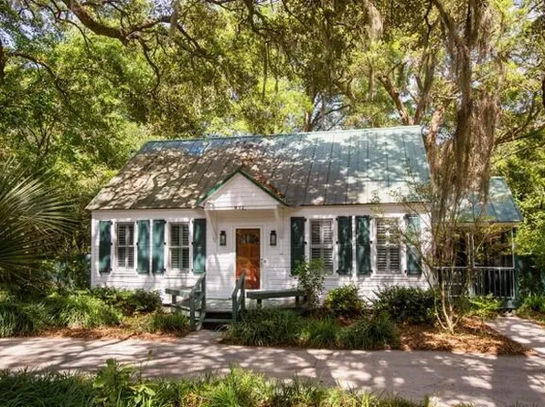 622 Venning St, Mc Clellanville, SC 29458