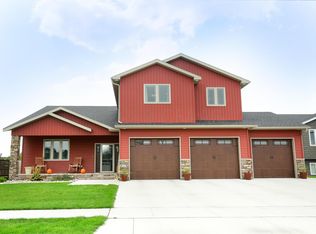 5270 Mac Dr, Grand Forks, ND 58201