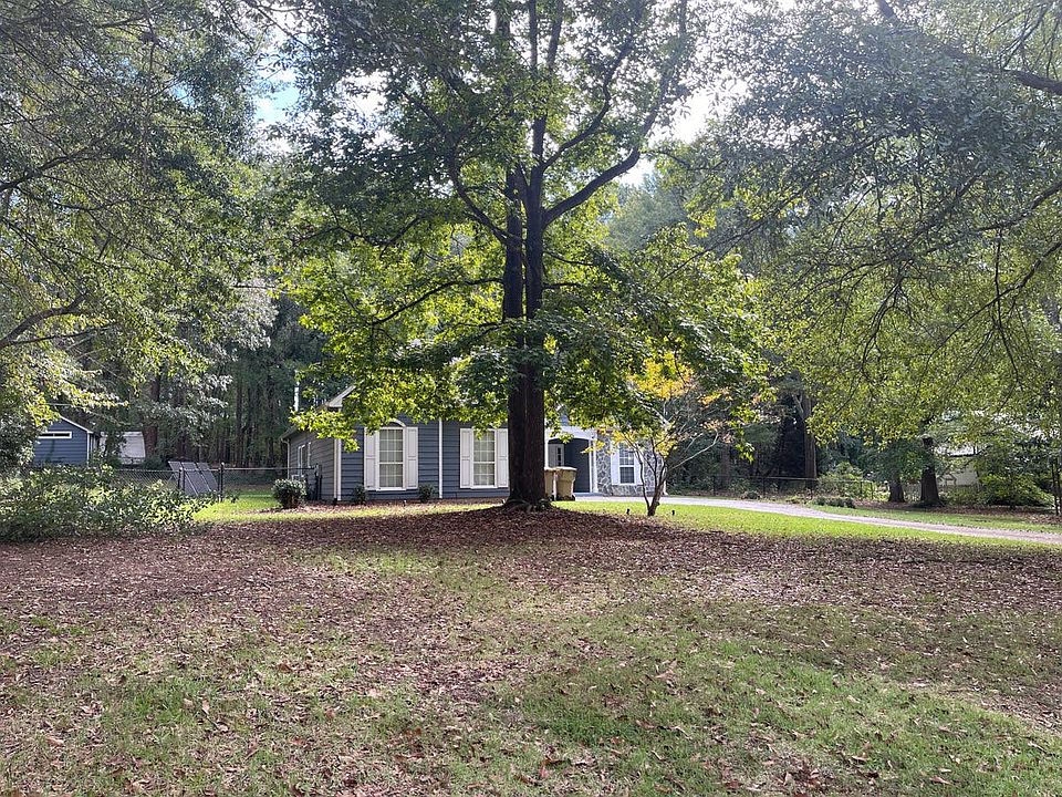 2nd image of 606 Fox Run