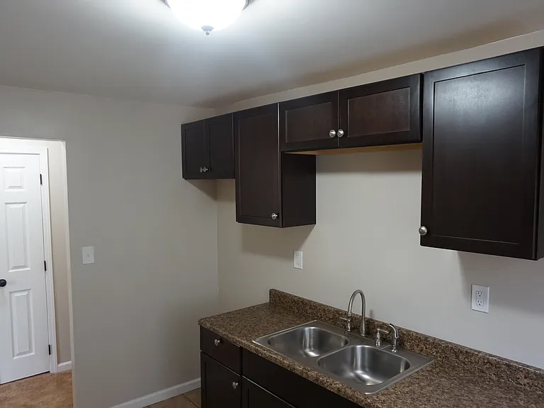 29134 Glenwood St — Photo 13
