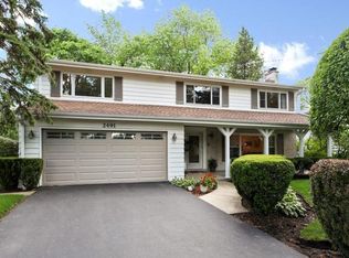2491 Asbury Rd, Northbrook, IL 60062
