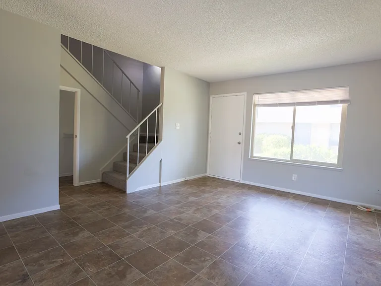 6222 Meadow View Ln — Photo 4