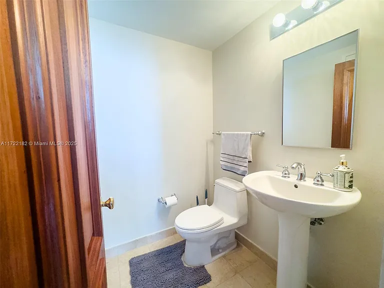 6365 Collins Ave #1506 — Photo 14