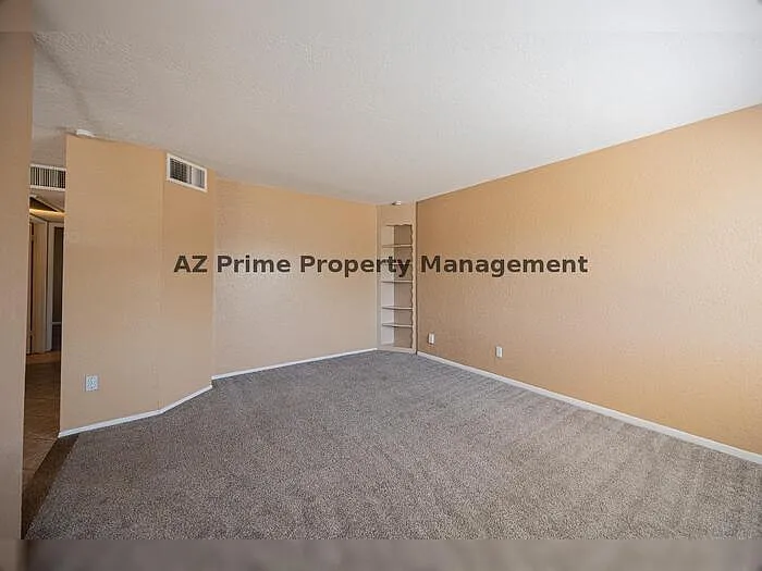2130 W Cortez St — Photo 5