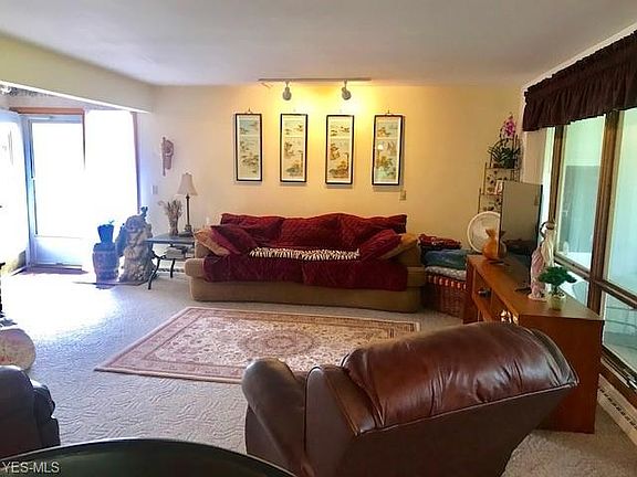2nd image of 719 Evergreen Dr