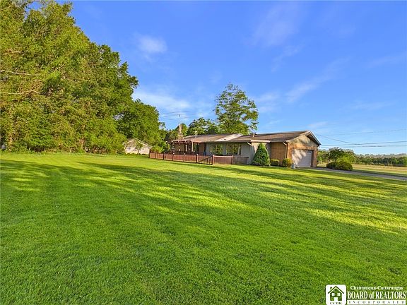 2nd image of 4547 Berry Rd