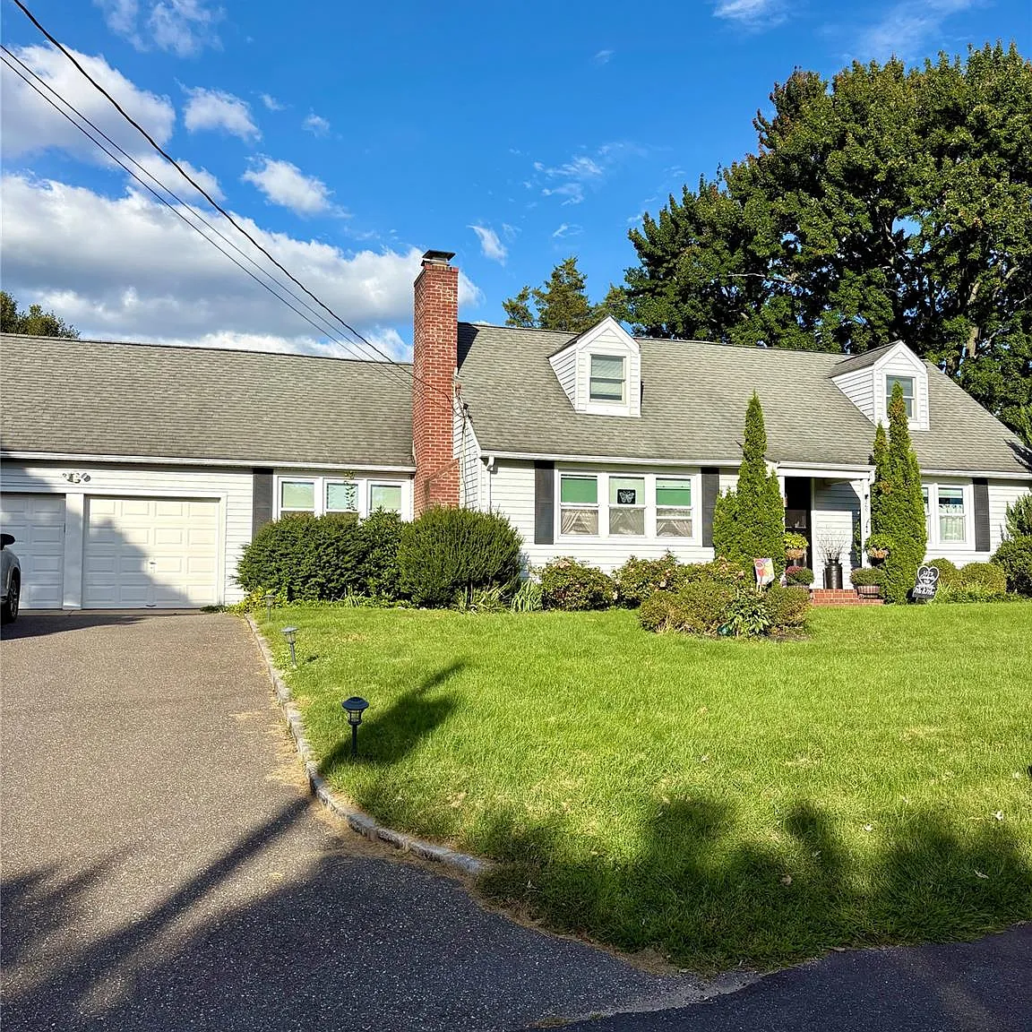 4 bed, 2.5 bath, 1700 sqft, $4,900 — Photo 1
