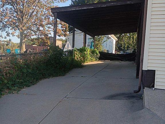 3rd image of 318 1/2 Pine St