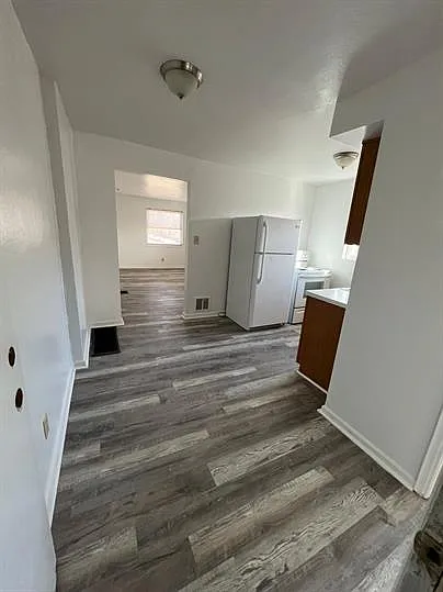 250 Basswood Ave #4 — Photo 4