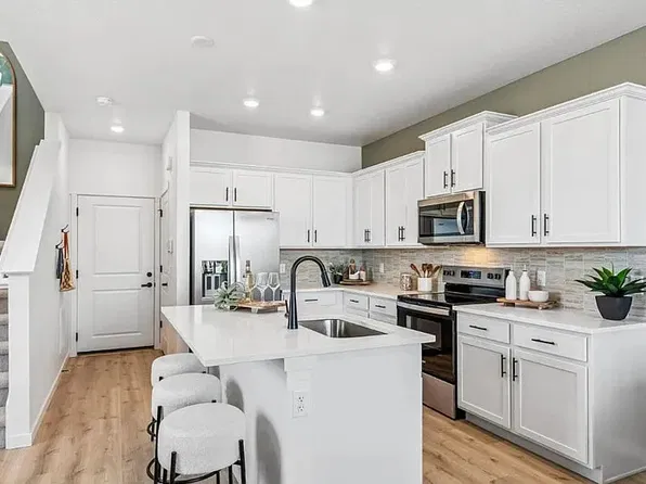 9813 Bahama St, Commerce City, CO 80022