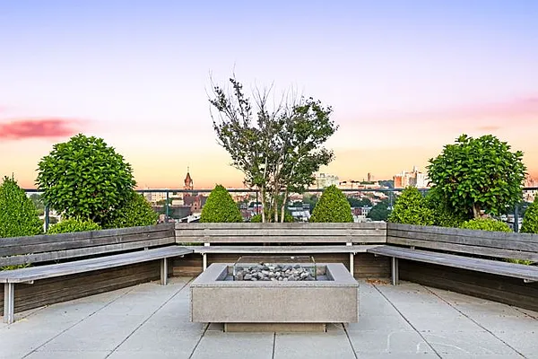 Rented by Mirador Real Estate | media 44