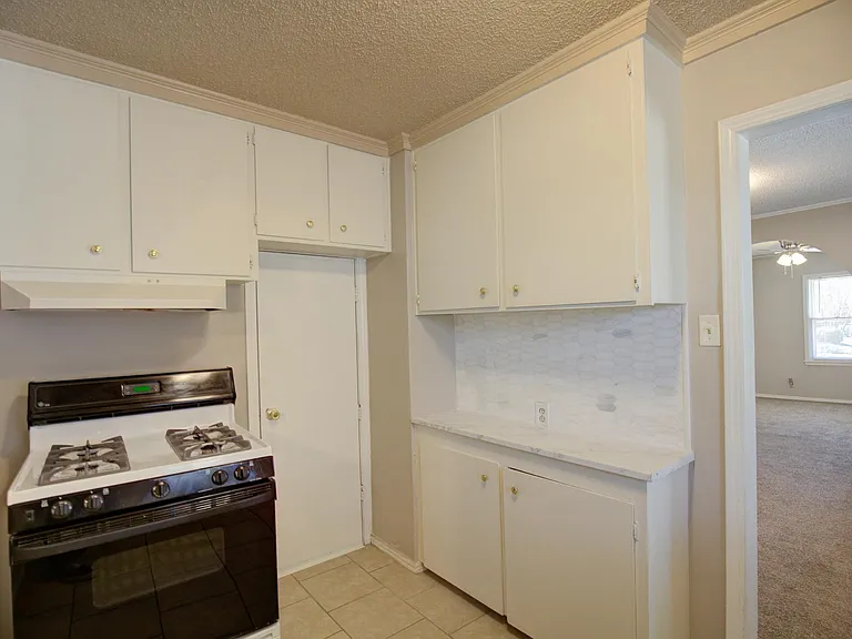 1325 S Delaware Ave — Photo 14