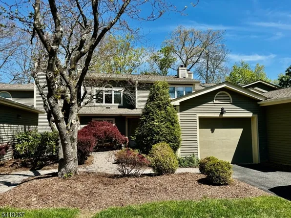 25 Stone Row Ln, Jefferson Twp., NJ 07438
