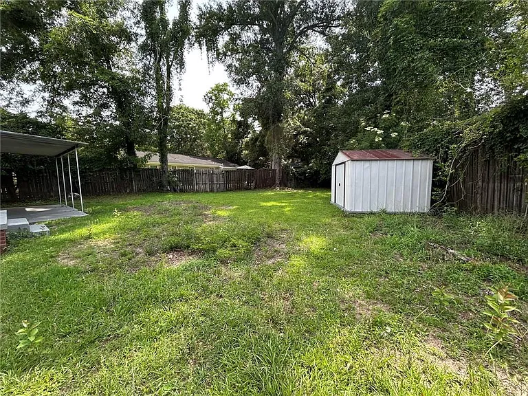 506 Seville Dr — Photo 37