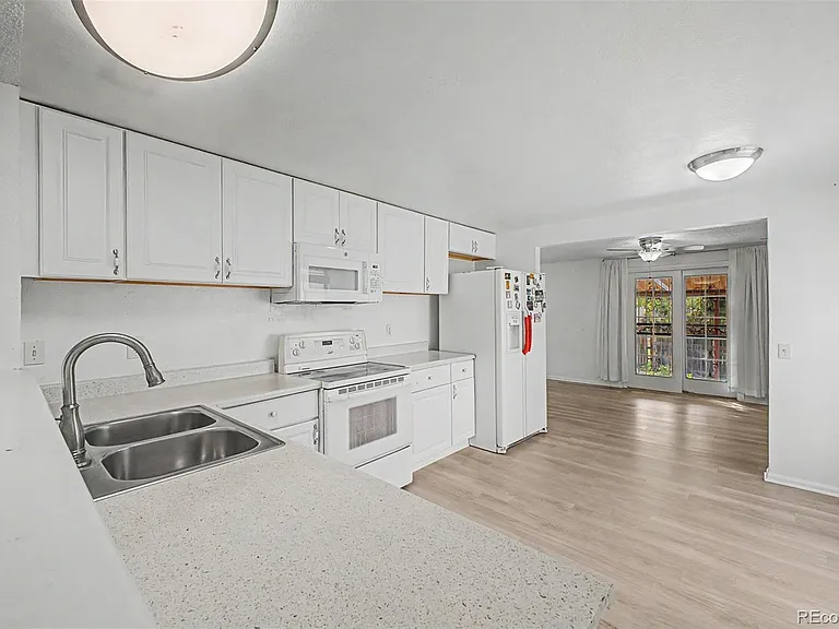 2757 S Salida St — Photo 19