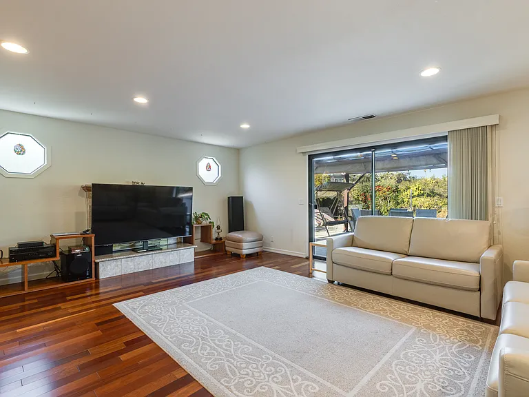 651 Fontes Dr — Photo 10