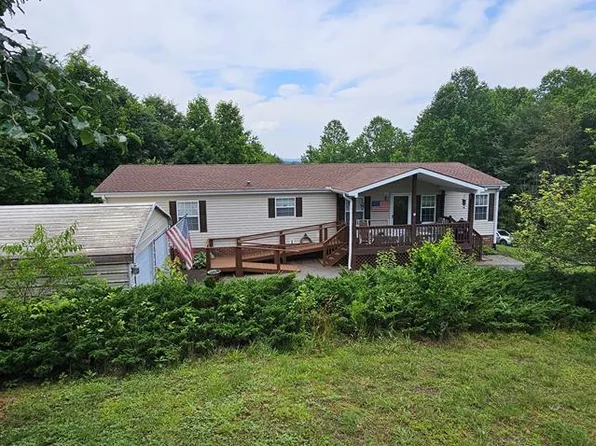 95 Bobcat Ln, Warne, NC 28909